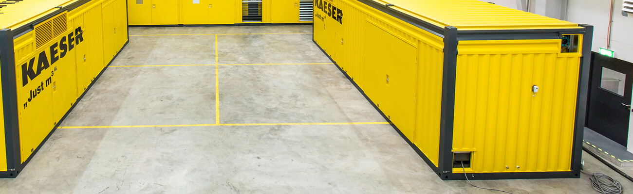 Trīs Kaeser Kompressoren saspiestā gaisa konteinerstacijas Lincā (Linz)