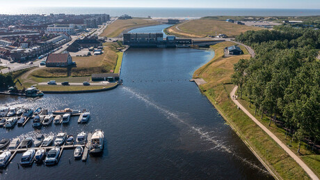 The Great Bubble Barrier burbuļu priekškars Katvijkā, Nīderlandē.