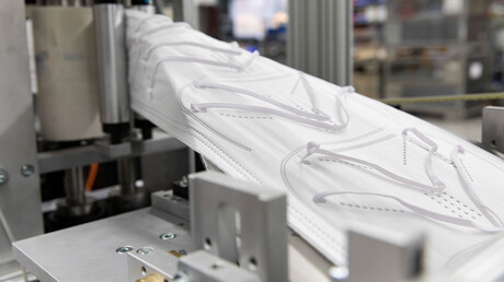 FFP2 respiratoru ražošanas process uzņēmumā Unimatic.